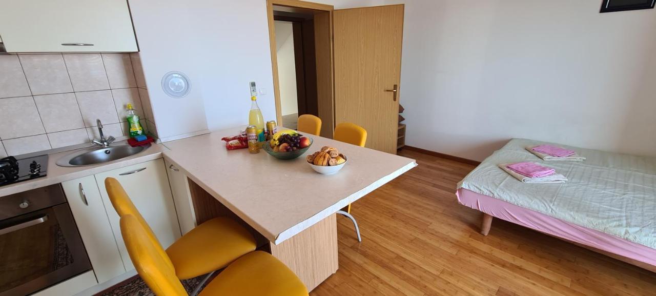 Apartmani Gizela Seget Donji ภายนอก รูปภาพ